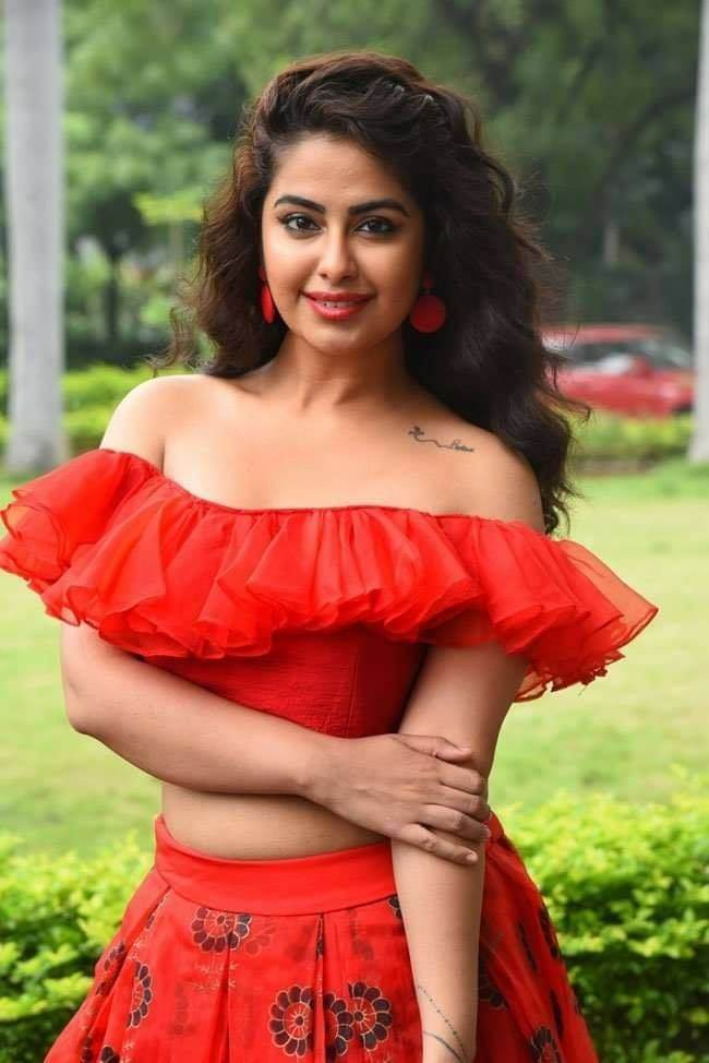 Avika Gor looking super hot in Red color outfit - Moviezupp