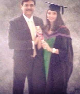 Miheeka-Bajaj-With-her-Father-Bunty-Bajaj-on-her-Graduation-Day