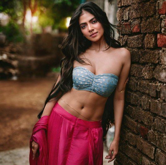Malavika Mohanan Hot stills as Urvashi in Instagram
