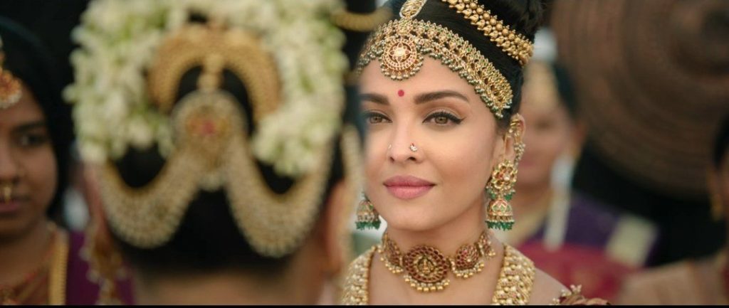 Watch Ponniyin Selvan 1 Teaser: Aishwarya Rai Bachchan and Vikram look Brilliant