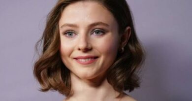 Thomasin mckenzie net worth 2023!! Know about Biography, Age, Net worth and more